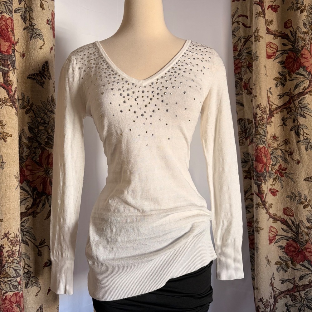 Cache Stunning White striped Rhinestone Detailing V-Neck Sweater Long Sleeve Top